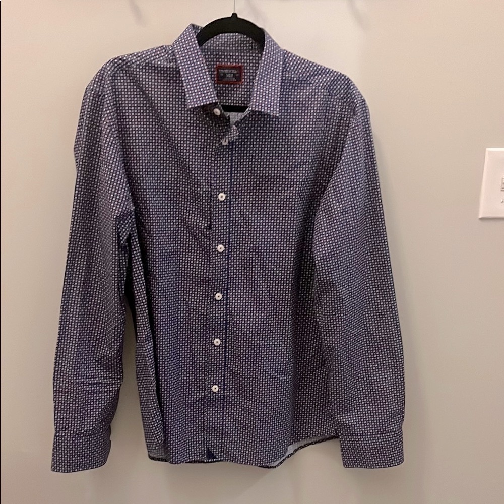 UNTUCKit Casual Button Down Shirt Long Sleeves Size Large Navy Blue & Red Print